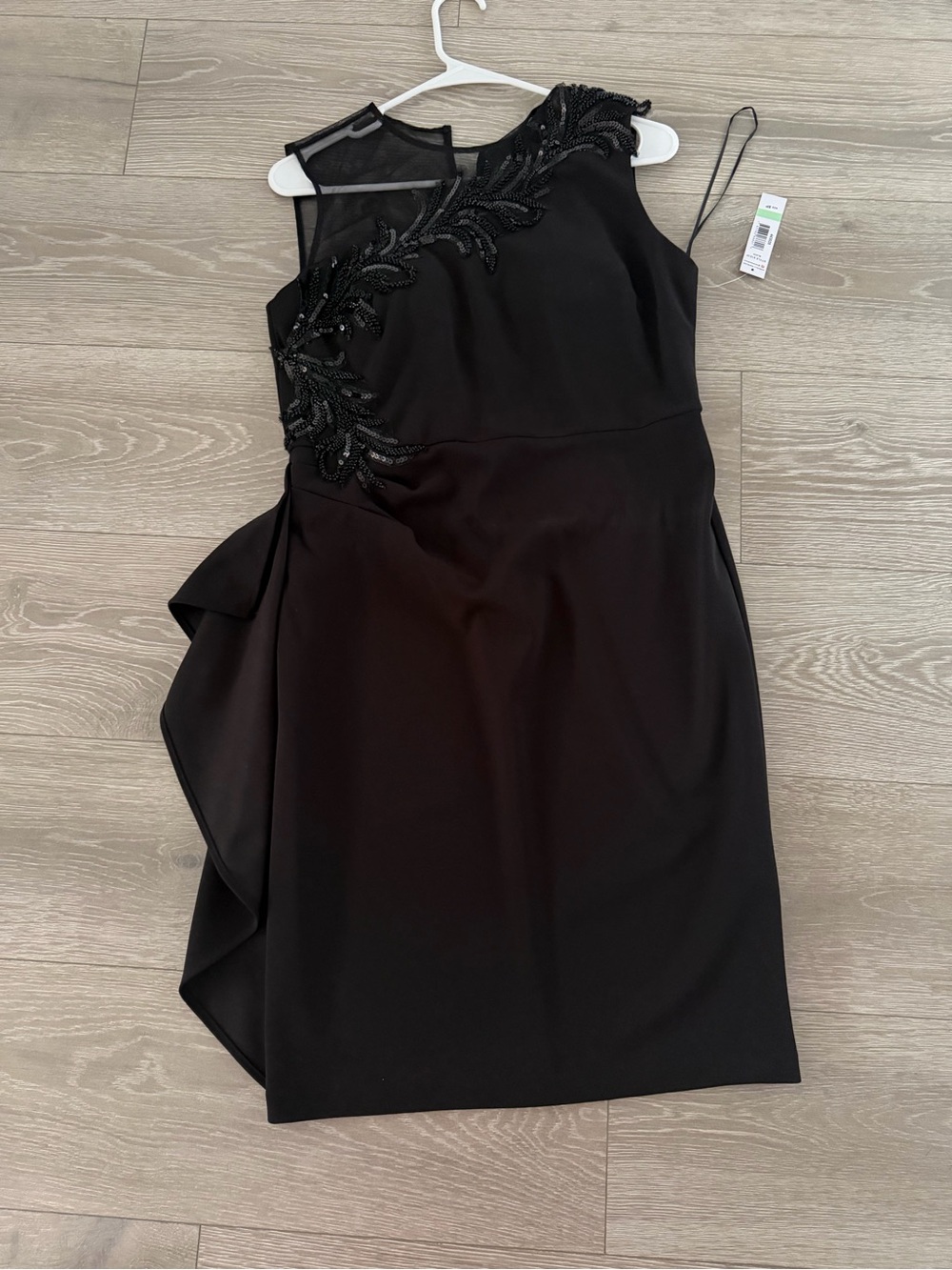 Elegant Black One-Shoulder Evening Dress with Beaded Detail